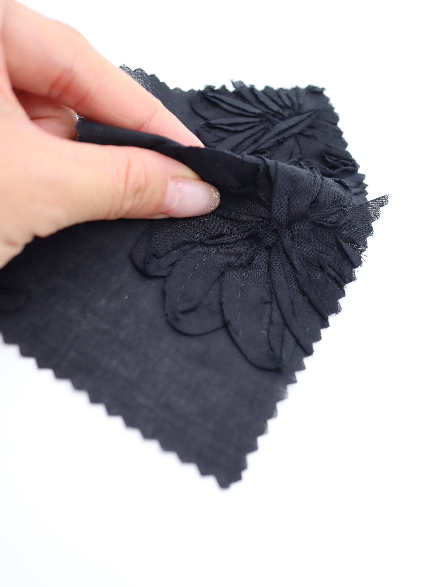 【25AW-017】立体フラワー刺繍綿ローン /0.5yあたり=~1365円