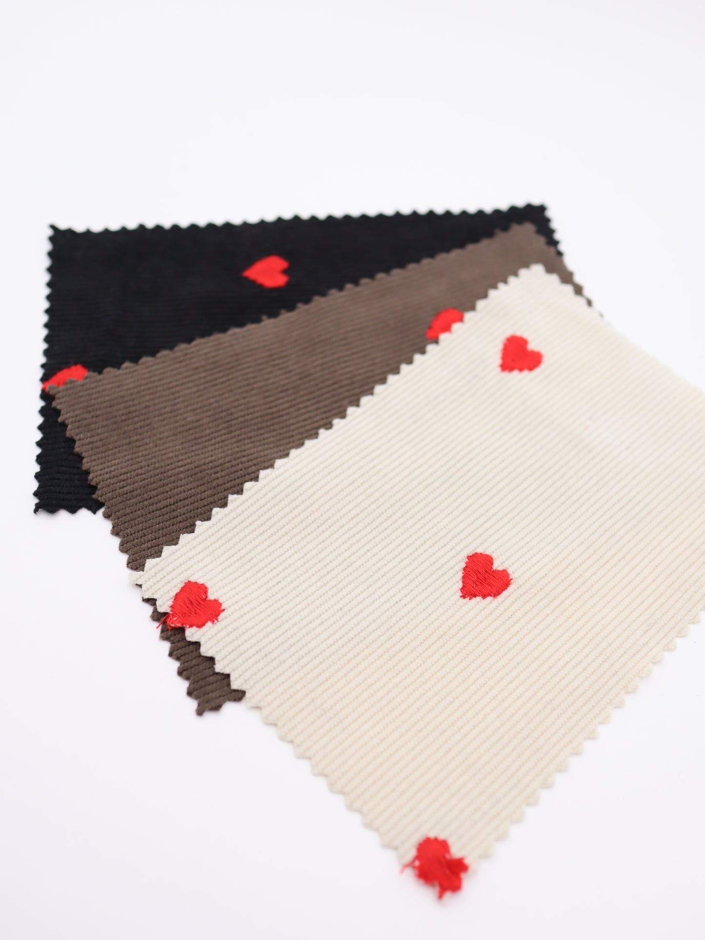 【25AW-008】ハート刺繍コーデュロイ /0.5yあたり=~885円