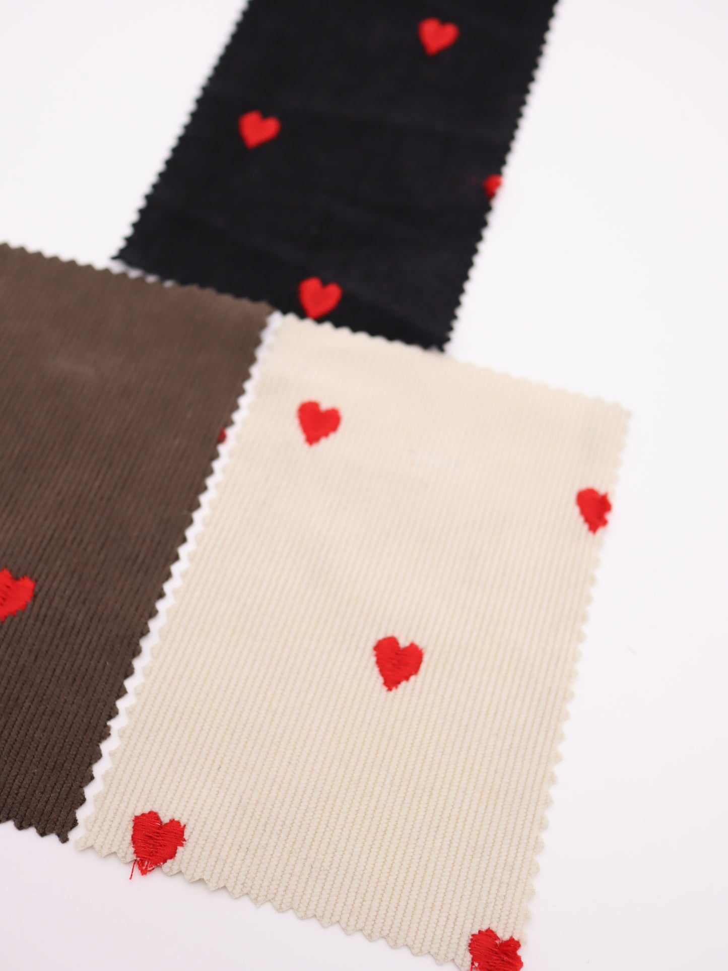 【25AW-008】ハート刺繍コーデュロイ /0.5yあたり=~885円