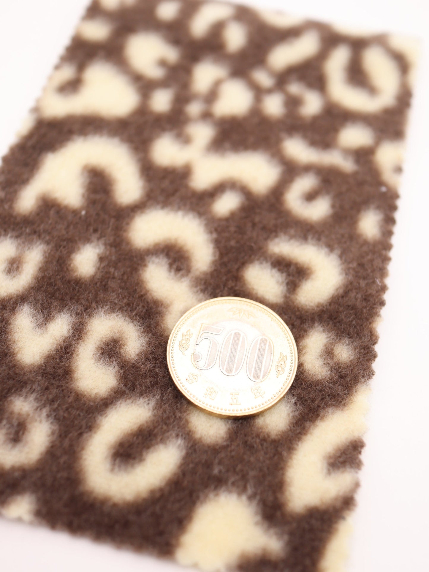 【25AW-028】リバーシブルヒョウ柄プリント両面起毛ニット /0.5yあたり=~880円