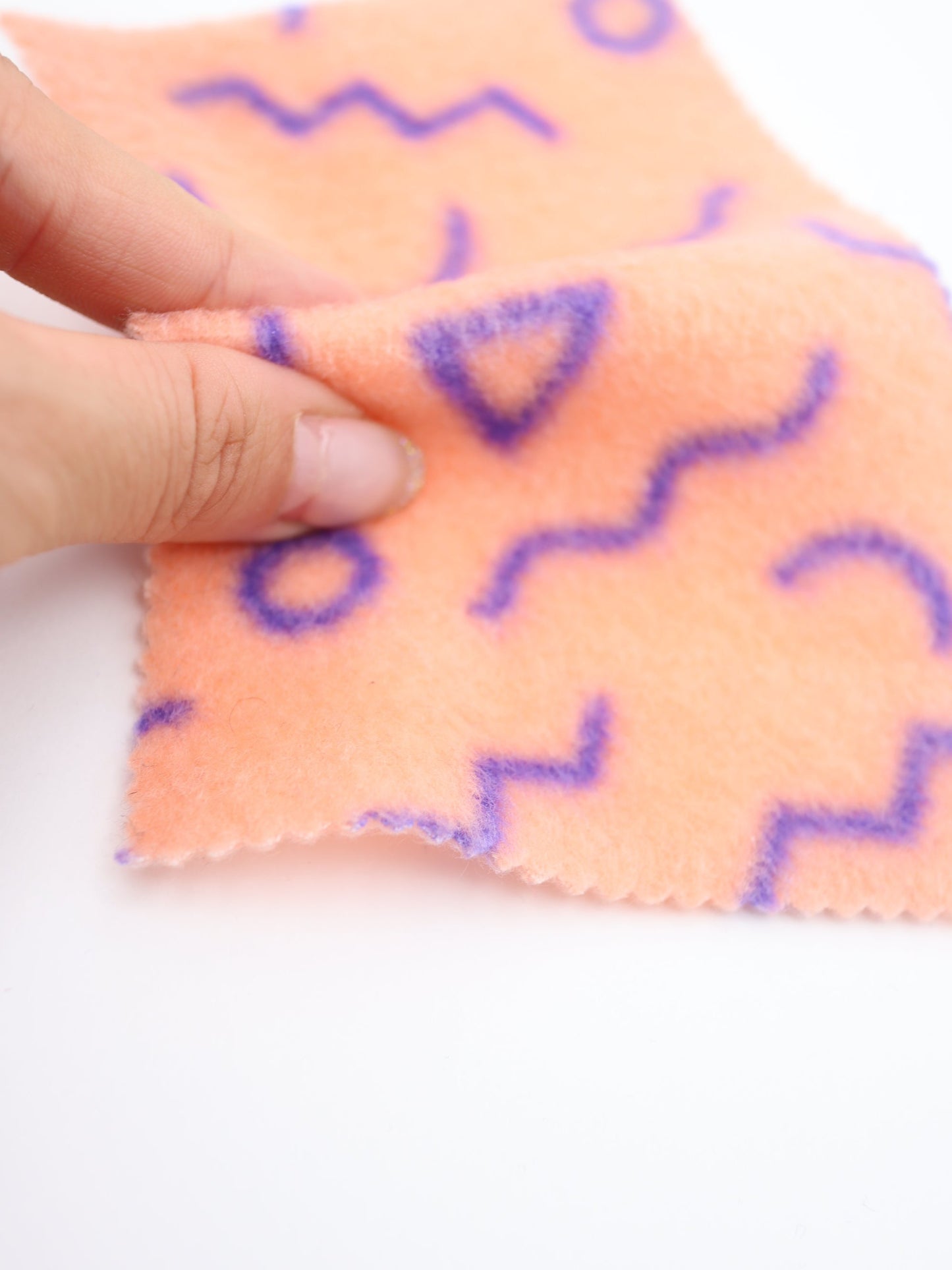 【25AW-031】幾何柄プリント両面起毛ニット /0.5yあたり=~880円