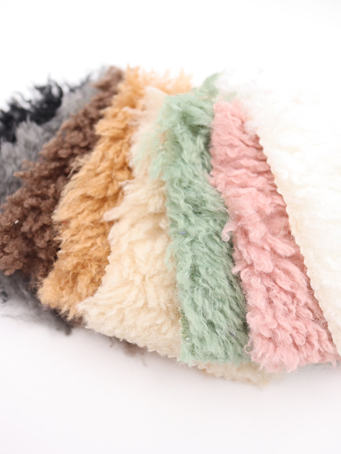 【25AW-027】ふわっふわチベットラム風シャギーニット /0.5yあたり=~1180円