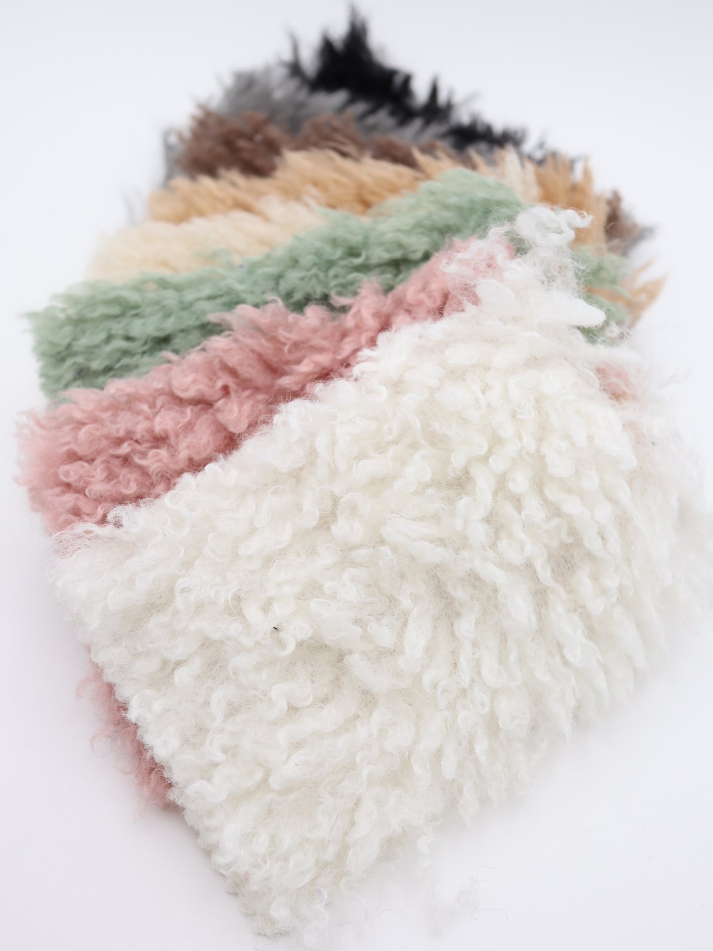 【25AW-027】ふわっふわチベットラム風シャギーニット /0.5yあたり=~1180円