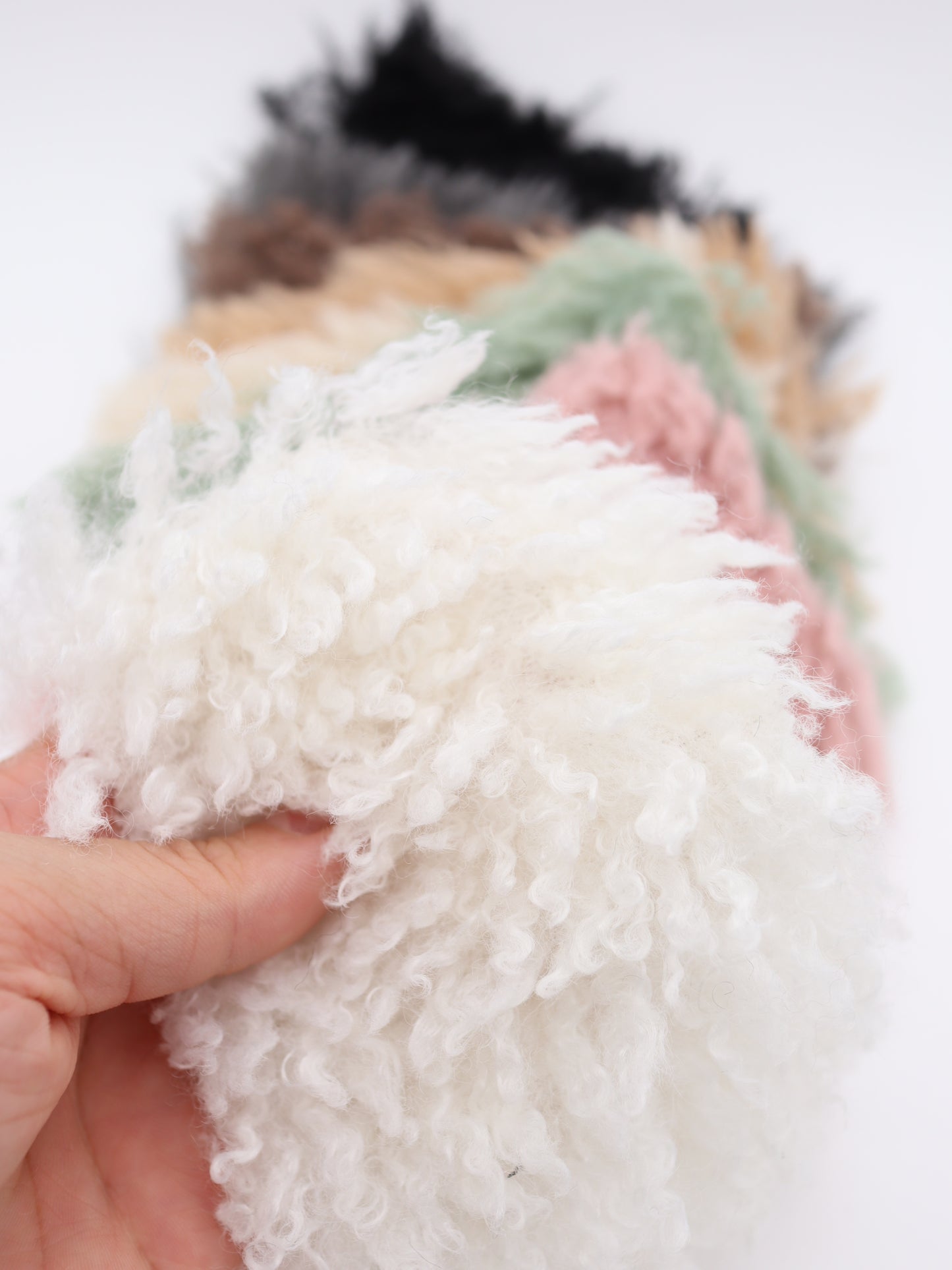 【25AW-027】ふわっふわチベットラム風シャギーニット /0.5yあたり=~1180円