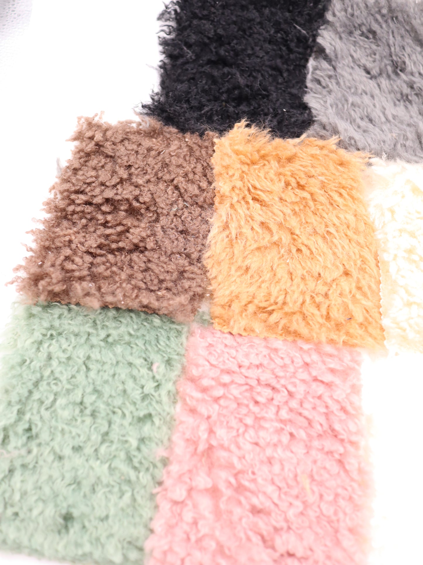 【25AW-027】ふわっふわチベットラム風シャギーニット /0.5yあたり=~1180円