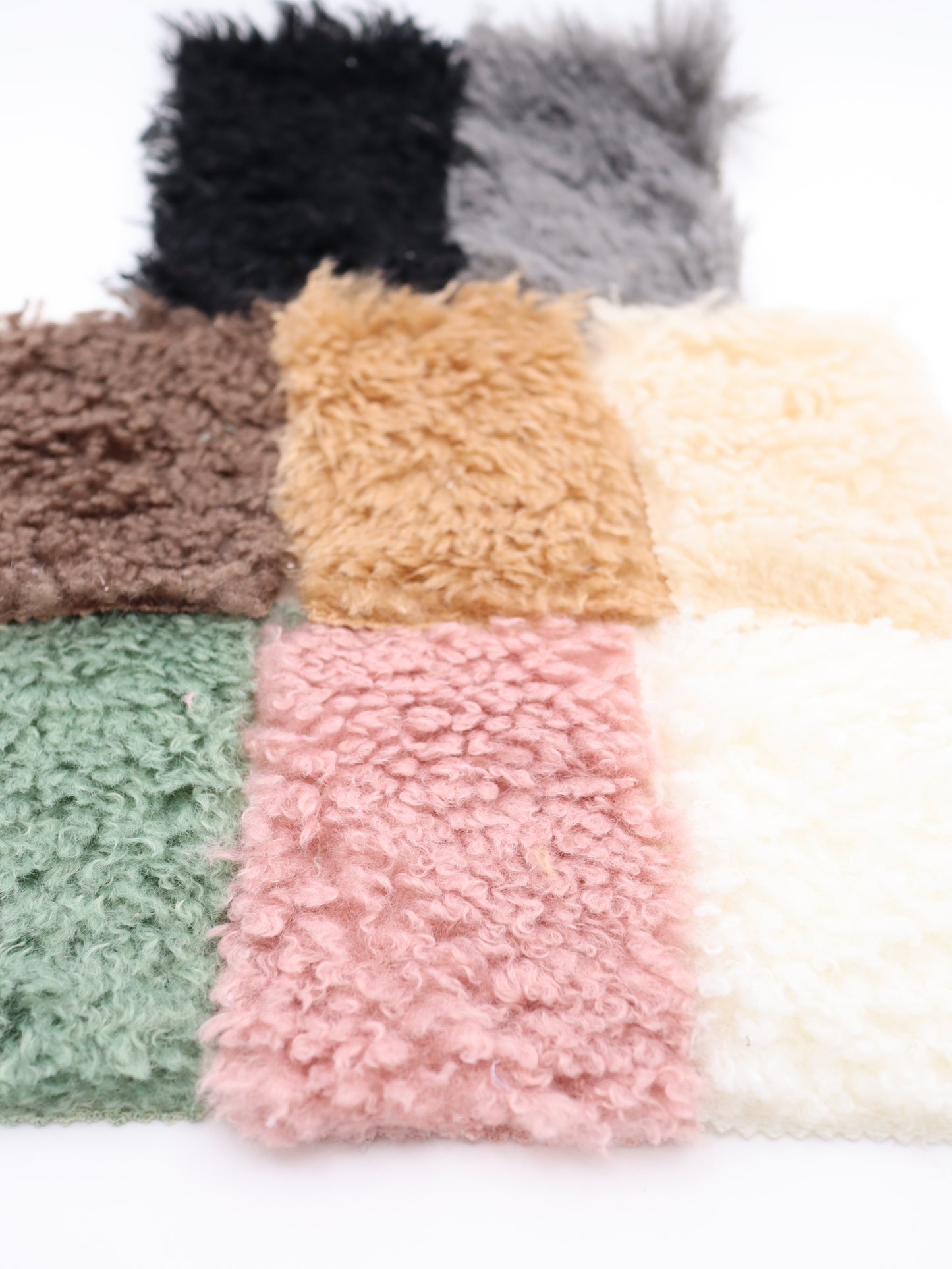 【25AW-027】ふわっふわチベットラム風シャギーニット /0.5yあたり=~1180円