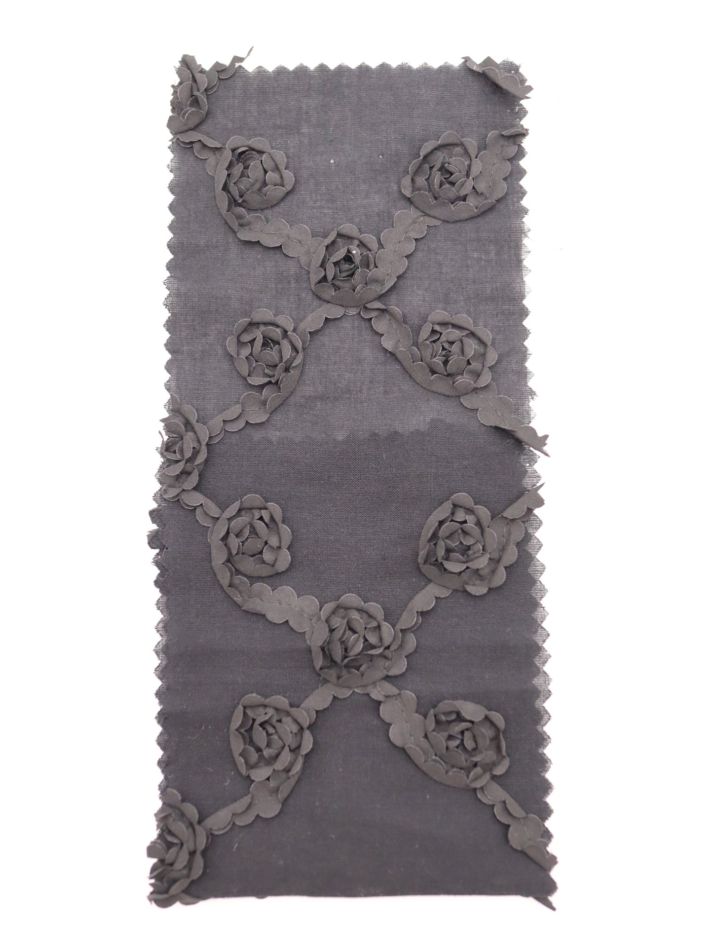 【25AW-018】クロスフラワー柄立体刺繍綿ローン /0.5yあたり=~1180円