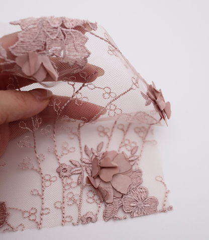【25SS-382】立体フラワー付き刺繍チュール　/0.5ｙあたり=～2570円
