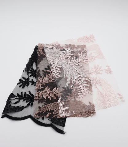 【25SS-385】スカラップ付きリーフ柄刺繍チュールレース　/0.5ｙあたり＝～1435円
