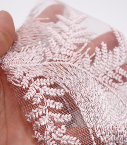 【25SS-385】スカラップ付きリーフ柄刺繍チュールレース　/0.5ｙあたり＝～1435円
