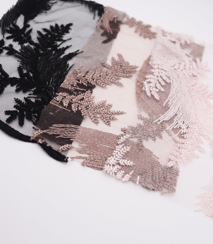 【25SS-385】スカラップ付きリーフ柄刺繍チュールレース　/0.5ｙあたり＝～1435円