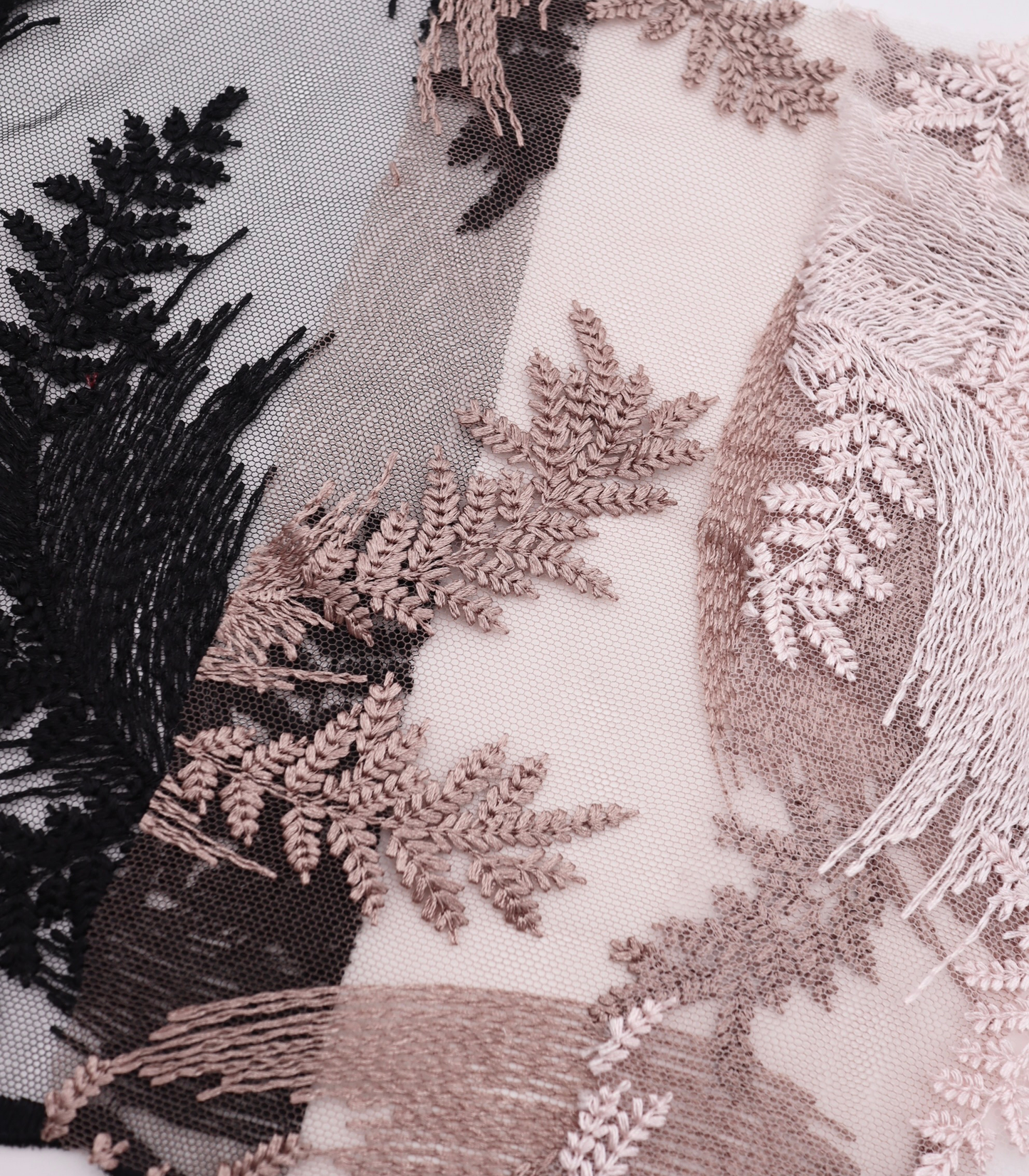 【25SS-385】スカラップ付きリーフ柄刺繍チュールレース　/0.5ｙあたり＝～1435円