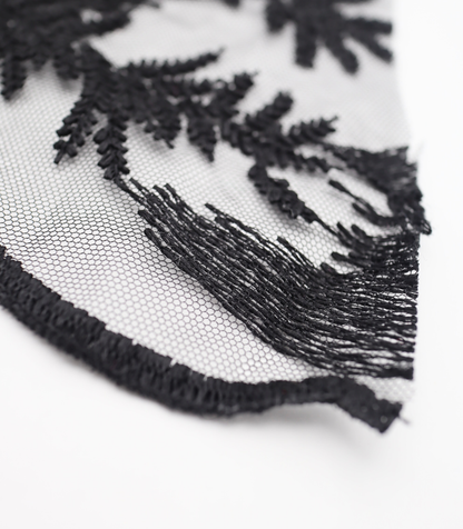 【25SS-385】スカラップ付きリーフ柄刺繍チュールレース　/0.5ｙあたり＝～1435円