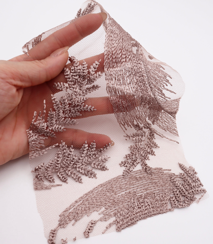 【25SS-385】スカラップ付きリーフ柄刺繍チュールレース　/0.5ｙあたり＝～1435円