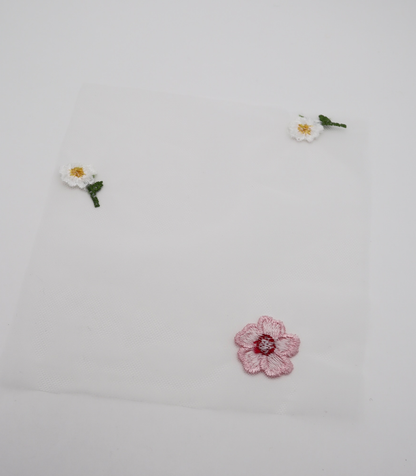 【25SS-388】フラワー刺繍チュール　/0.5ｙあたり=～1235円