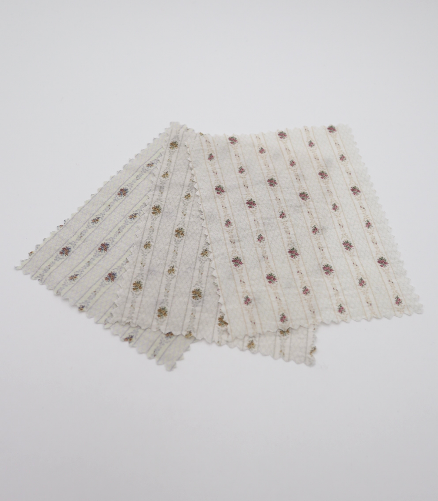 【25SS-421】小花柄×ストライププリントタフタワッシャー　/0.5ｙあたり=～850円