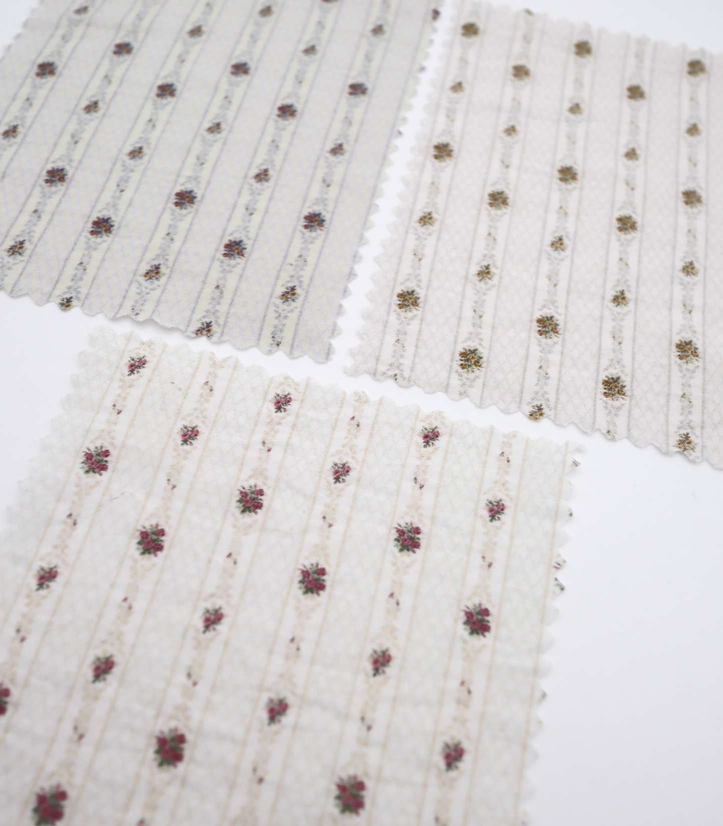 【25SS-421】小花柄×ストライププリントタフタワッシャー　/0.5ｙあたり=～850円