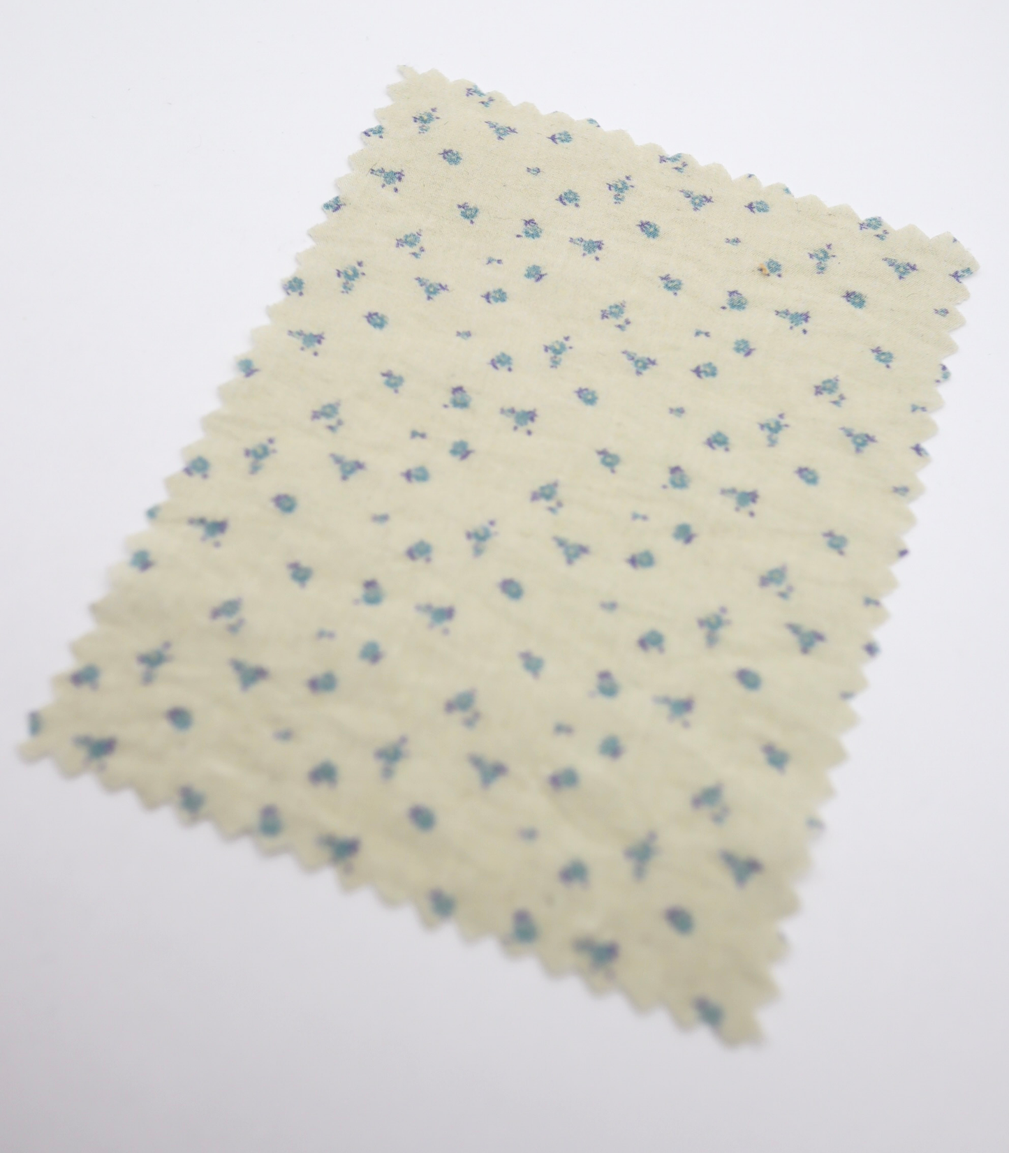 【25SS-419】小花柄プリントタフタワッシャー　/0.5ｙあたり=～850円