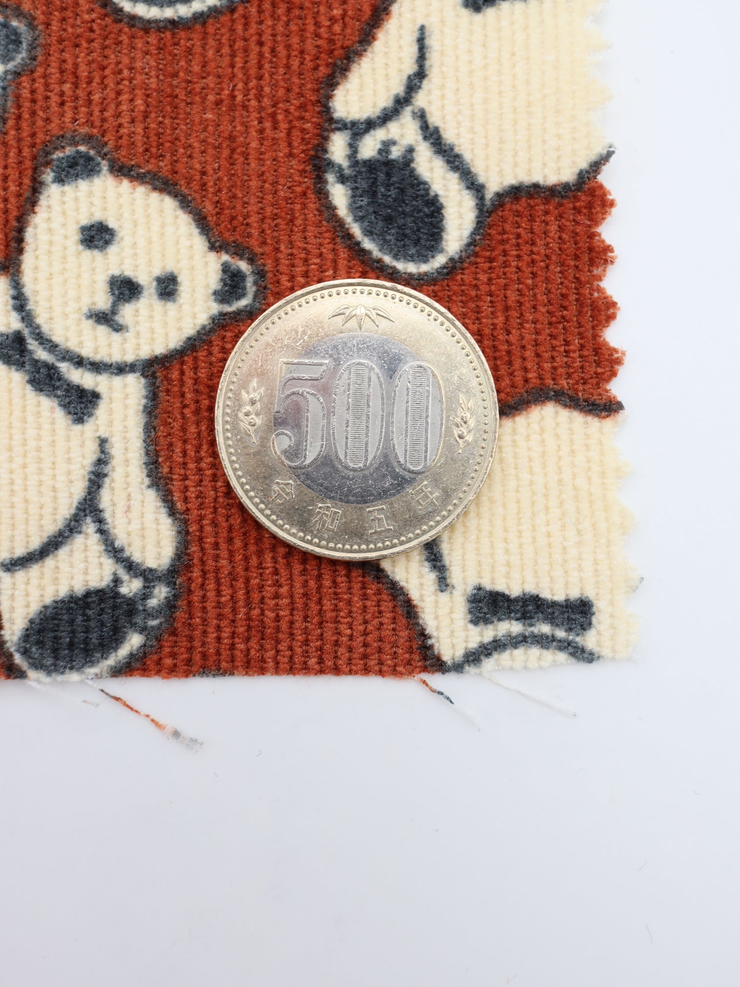 虚無感クマちゃんプリント・サマーコール生地（細畝）｜【生地幅】約147センチ 【混率】綿50％ポリエステル50％｜ドッグウェア・キッズ服・バッグ・パンツ向き