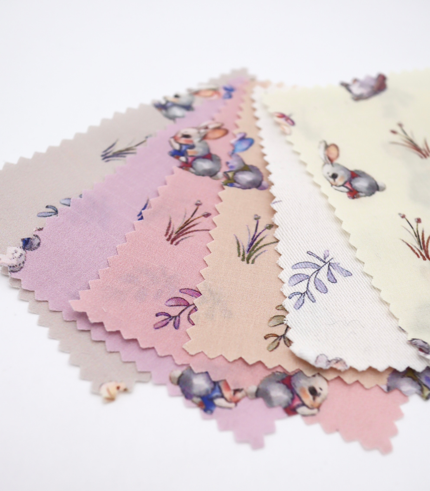 【25SS-405】うさちゃん×草花プリント綿ローン　/0.5ｙあたり=～850円