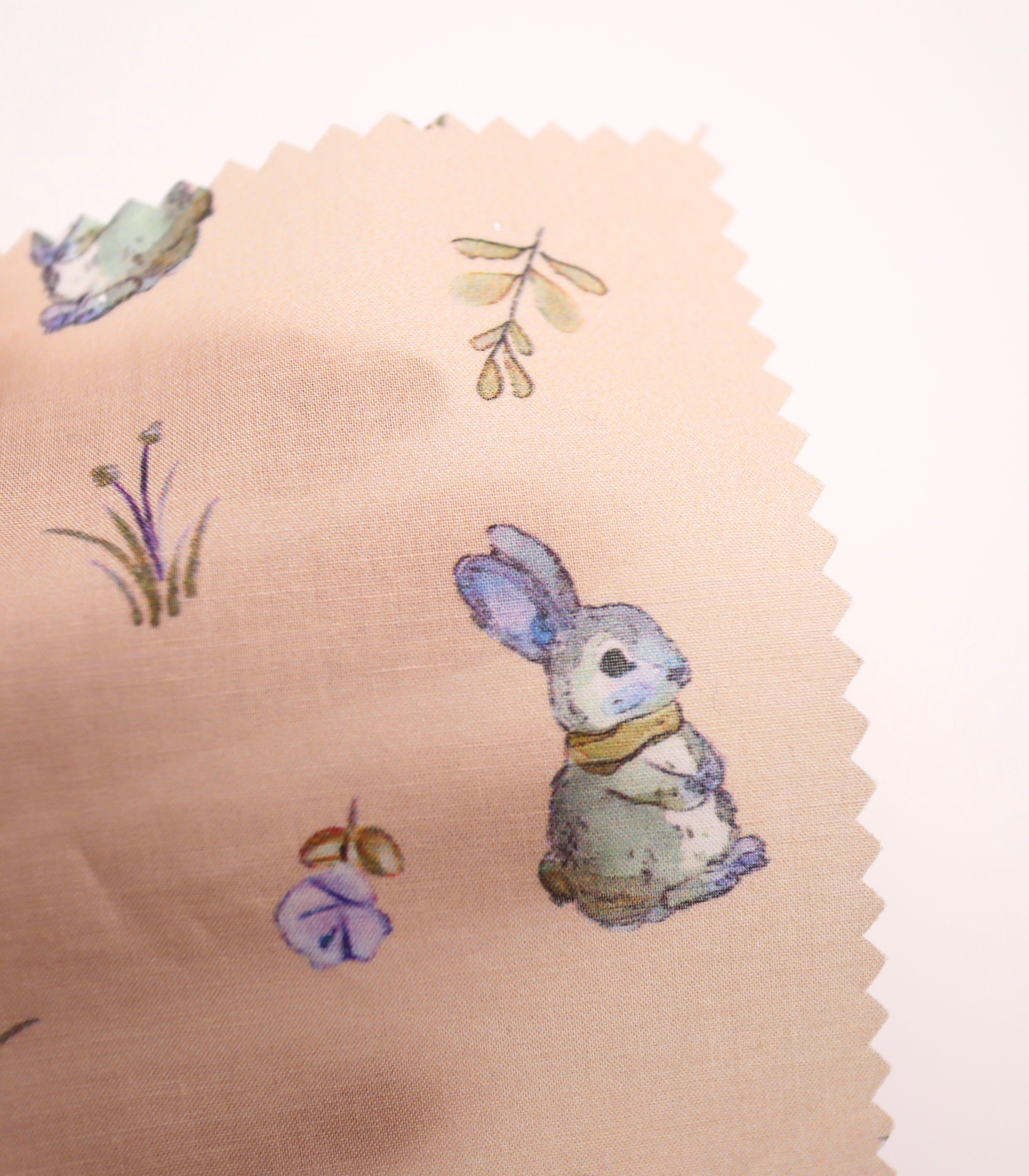 【25SS-405】うさちゃん×草花プリント綿ローン　/0.5ｙあたり=～850円