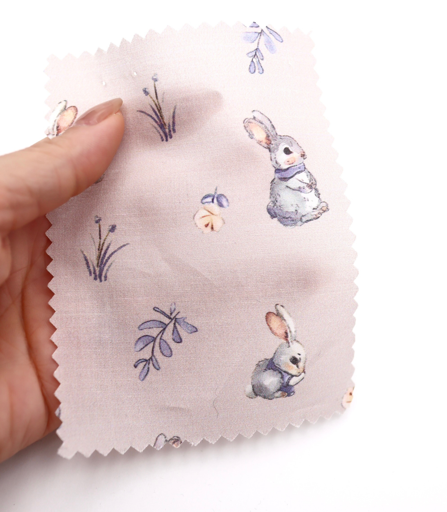 【25SS-405】うさちゃん×草花プリント綿ローン　/0.5ｙあたり=～850円