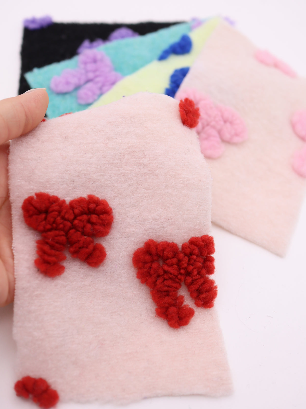 モコモコ立体ボアリボン起毛パイルニット｜【生地幅】約152センチ 【混率】ポリエステル100%｜ッグウェア・KIDSウエア・カーディガン・冬雑貨向け｜26AW-370