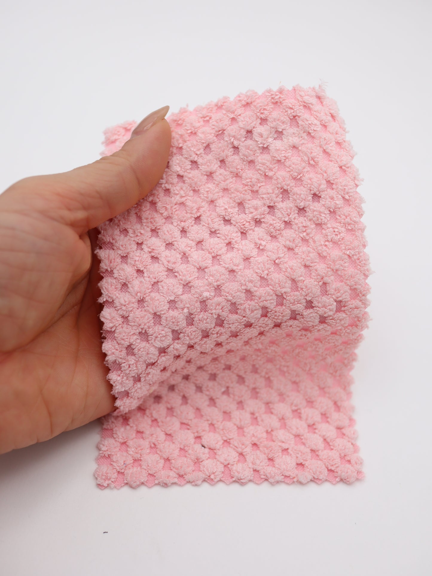 表面変化　凹凸生地　ぽぽこぽこ立体ドットが可愛い！水玉柄 ジャガード風生地・布地｜キッズ服・バッグ・小物に｜広幅147cm【26SS-173】