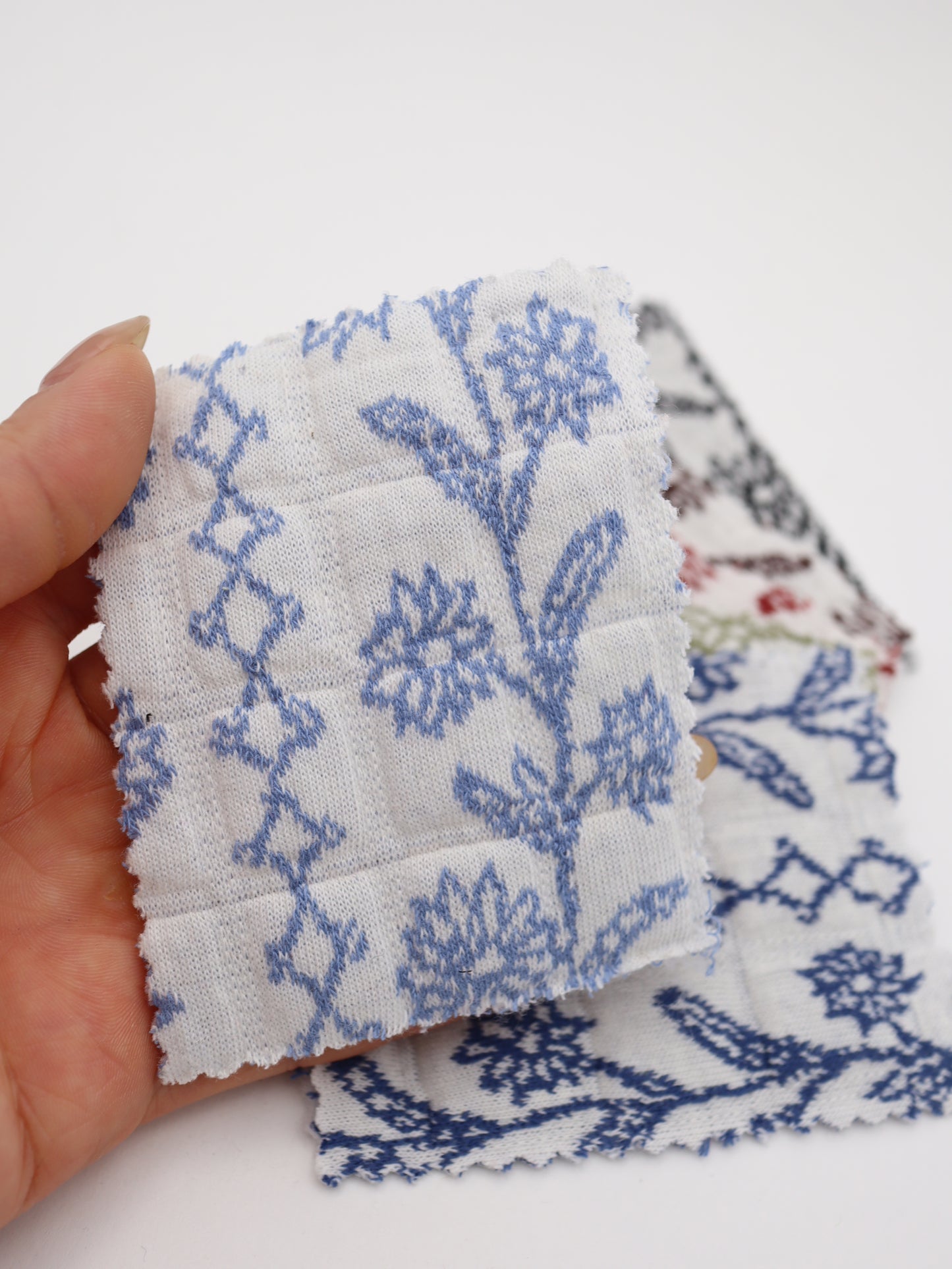 26SS-069 クロスステッチ風刺繍キルト花柄デザイン