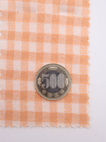 500円玉との比較で見るチェック柄のサイズ感、製品設計の参考に