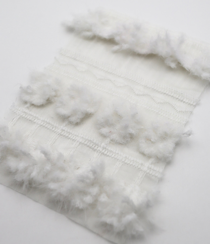 【25SS-138】起毛ボーダー刺繍シアータフタ　/0.5ｙあたり = ～1600円