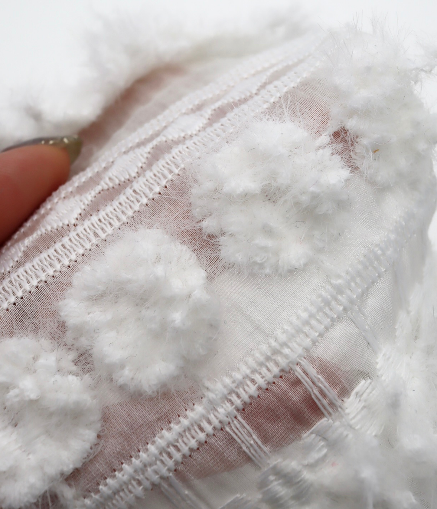 【25SS-138】起毛ボーダー刺繍シアータフタ　/0.5ｙあたり = ～1600円