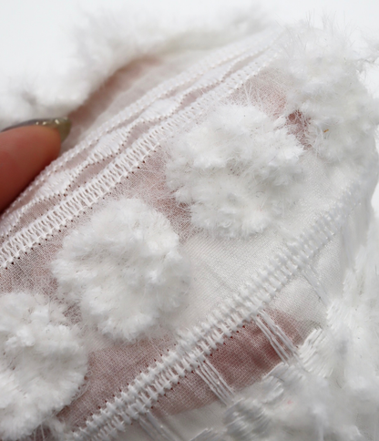 【25SS-138】起毛ボーダー刺繍シアータフタ　/0.5ｙあたり = ～1600円