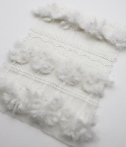 【25SS-138】起毛ボーダー刺繍シアータフタ　/0.5ｙあたり = ～1600円