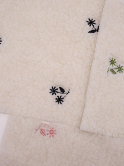 フラワー刺繍入りボア生地｜【生地幅】約147センチ 【混率】ポリエステル85%アクリル15％｜ドッグウェア・KIDSウエア・冬用アウター・冬雑貨向け｜26AW-350