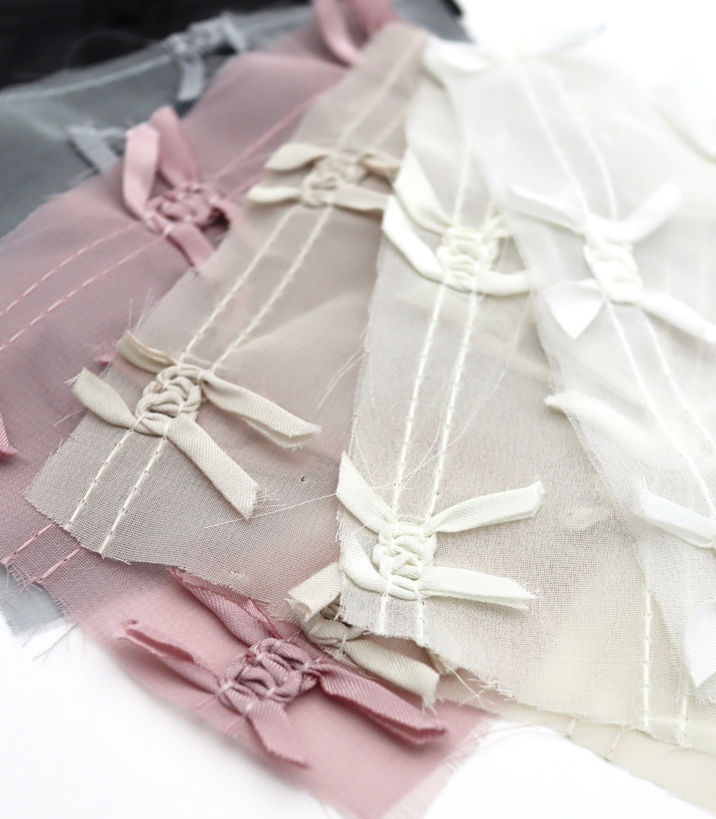 【25SS-143】サテンリボン付きストライプステッチシフォン　/0.5ｙあたり = ～1020円