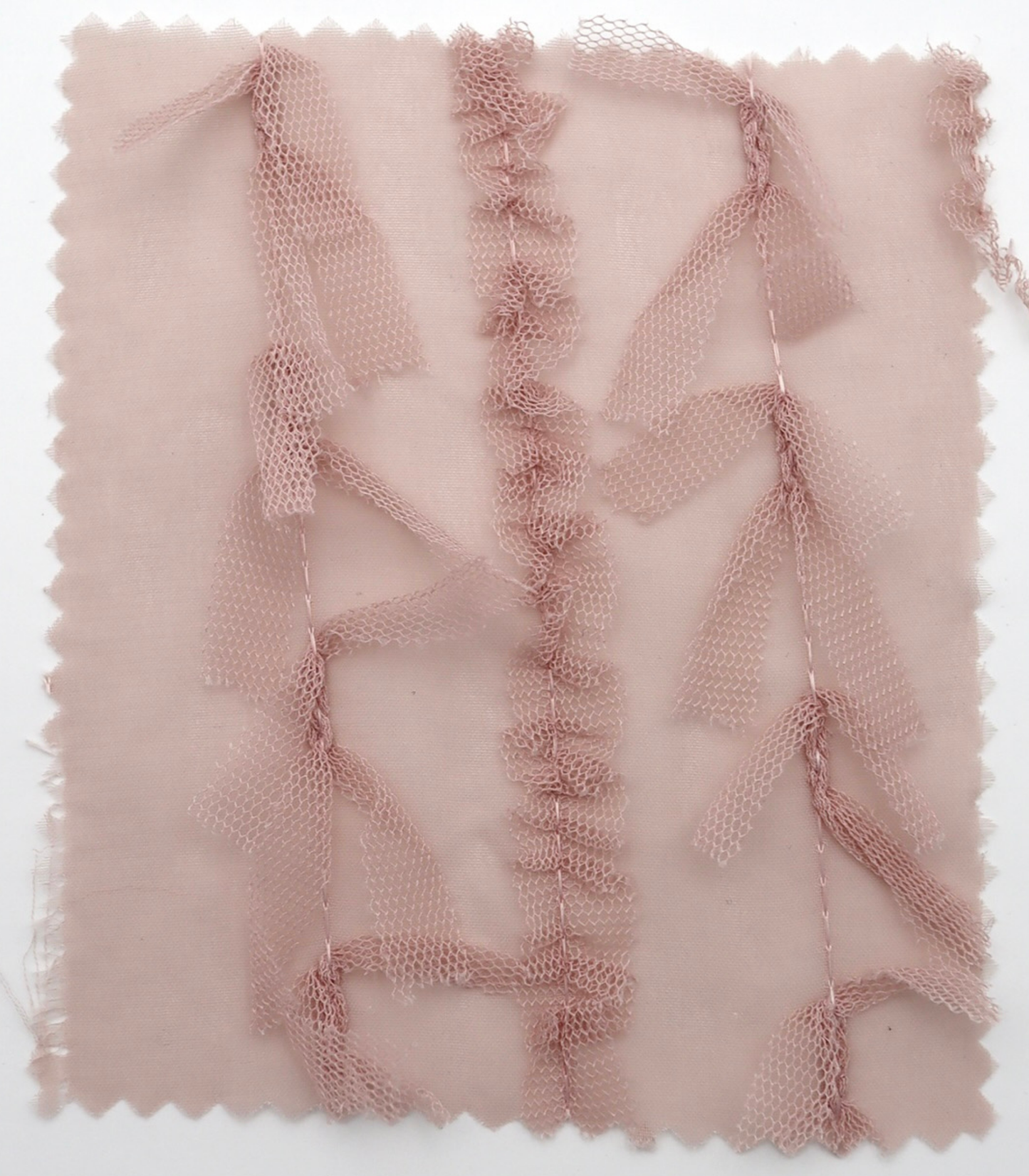 【25SS-063】チュールフリル×チュールリボン付きシフォン　/0.5ｙあたり = ～ 915円