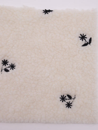 フラワー刺繍入りボア生地｜【生地幅】約147センチ 【混率】ポリエステル85%アクリル15％｜ドッグウェア・KIDSウエア・冬用アウター・冬雑貨向け｜26AW-350