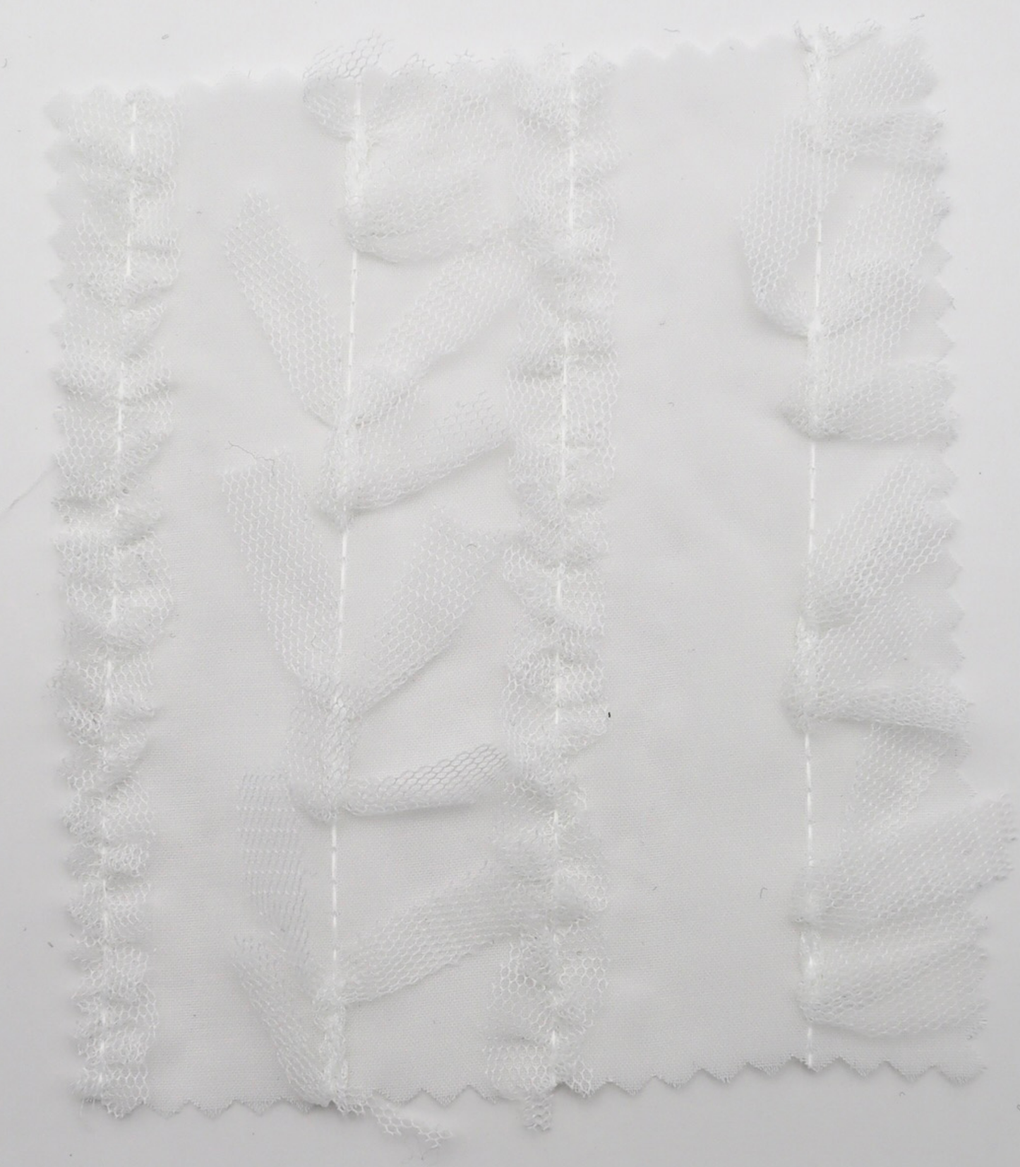 【25SS-063】チュールフリル×チュールリボン付きシフォン　/0.5ｙあたり = ～ 915円