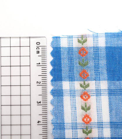 ストライプ小花柄刺繍・先染めタータンチェック生地｜【生地幅】約142センチ 【混率】綿100％｜ドッグウェア・春夏シャツ・ブラウス・子供服向き