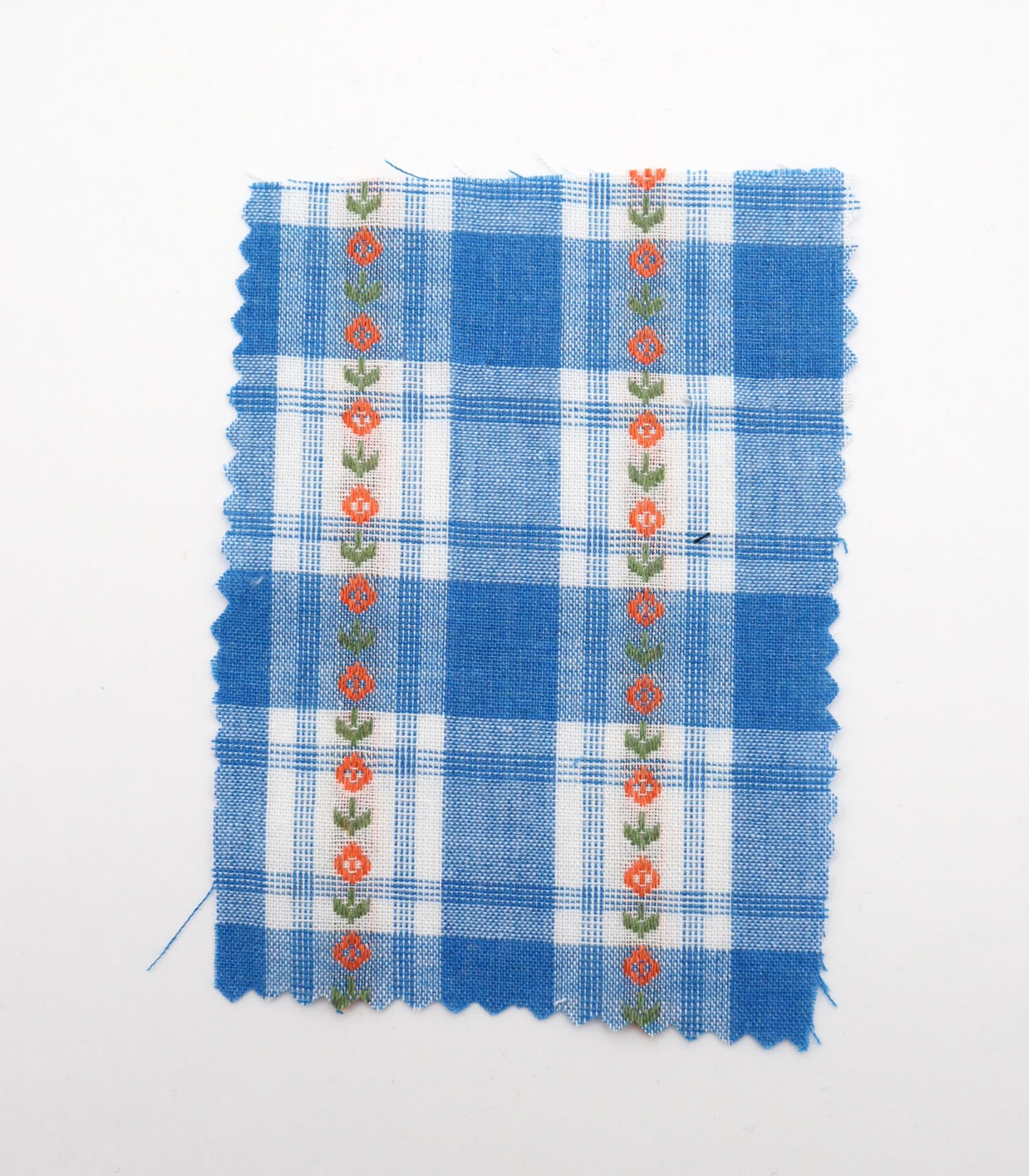 ストライプ小花柄刺繍・先染めタータンチェック生地｜【生地幅】約142センチ 【混率】綿100％｜ドッグウェア・春夏シャツ・ブラウス・子供服向き