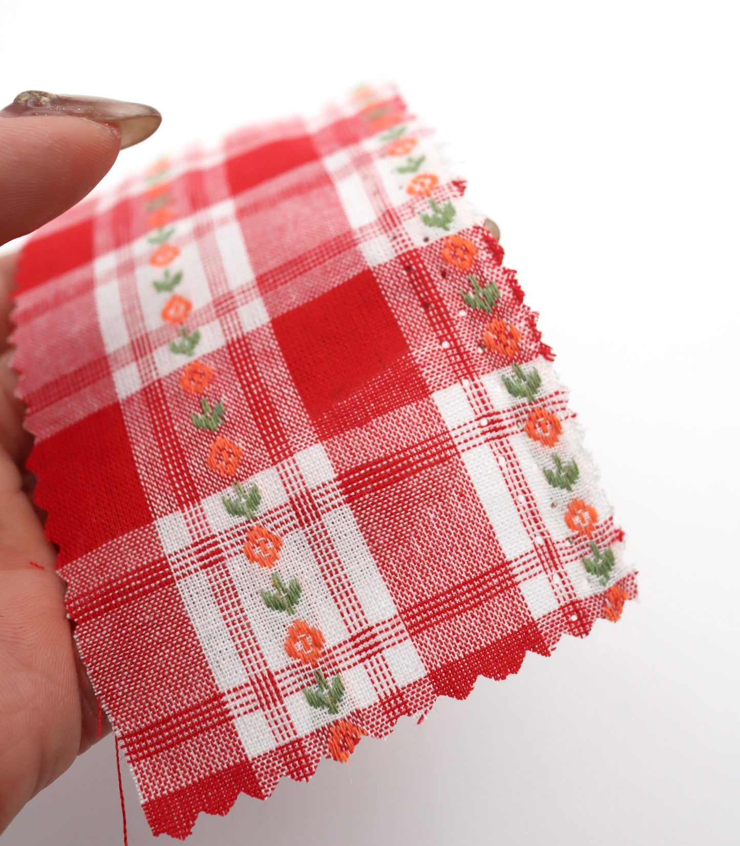 ストライプ小花柄刺繍・先染めタータンチェック生地｜【生地幅】約142センチ 【混率】綿100％｜ドッグウェア・春夏シャツ・ブラウス・子供服向き