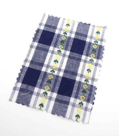 ストライプ小花柄刺繍・先染めタータンチェック生地｜【生地幅】約142センチ 【混率】綿100％｜ドッグウェア・春夏シャツ・ブラウス・子供服向き