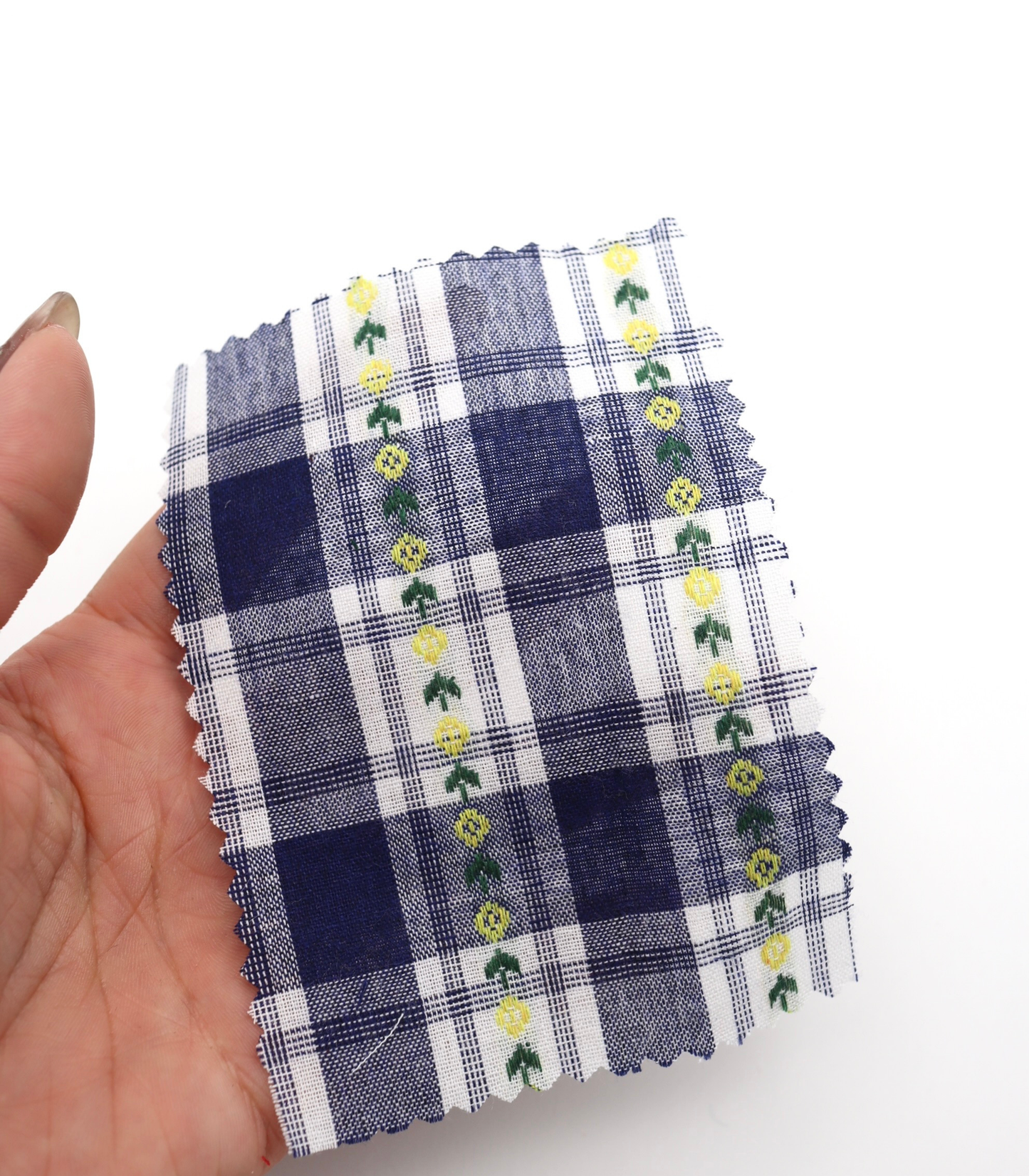 ストライプ小花柄刺繍・先染めタータンチェック生地｜【生地幅】約142センチ 【混率】綿100％｜ドッグウェア・春夏シャツ・ブラウス・子供服向き
