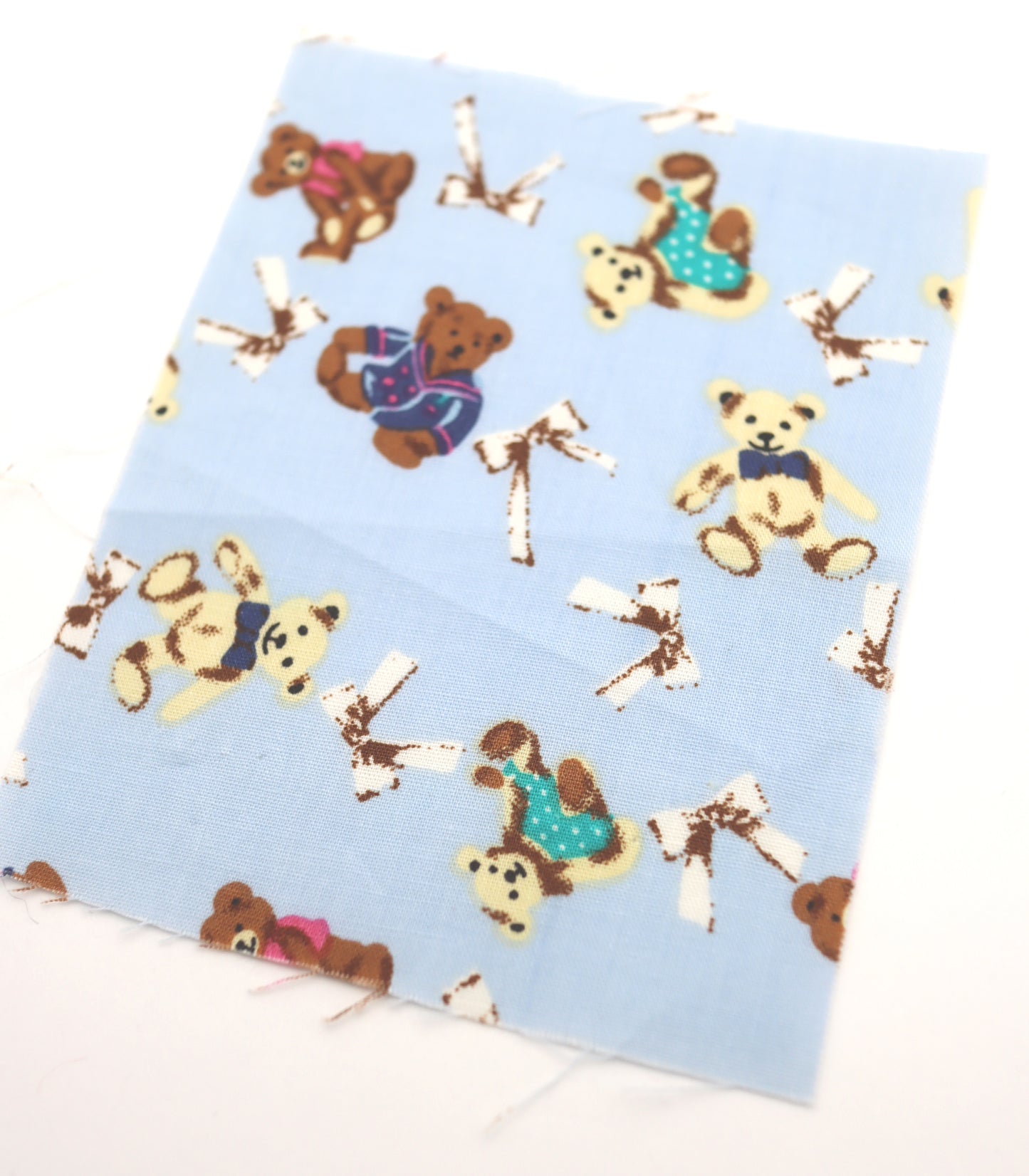 【25SS-235】おしゃれくまちゃん×リボンプリント綿ローン　/0.5ｙあたり = ～770円