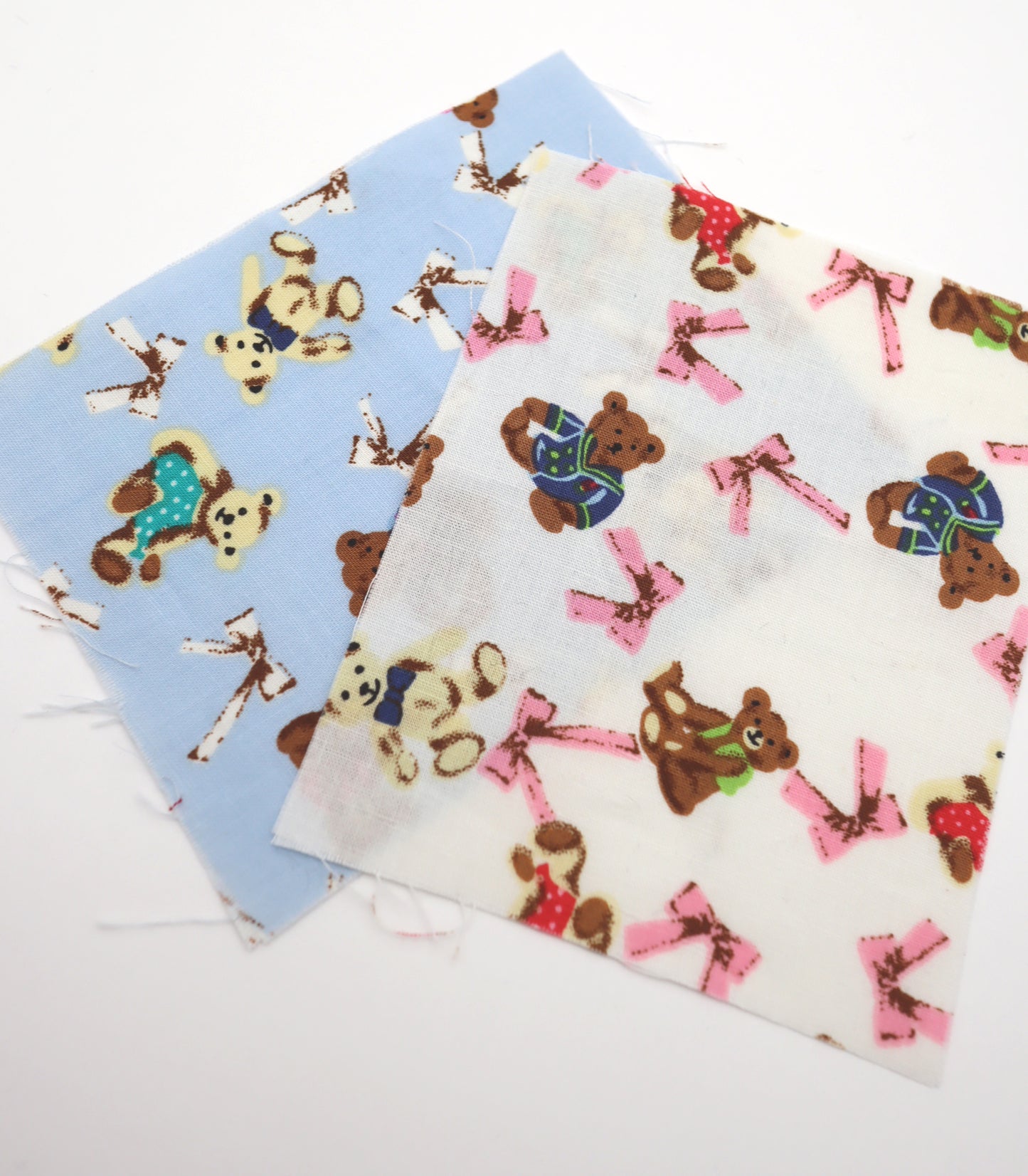 【25SS-235】おしゃれくまちゃん×リボンプリント綿ローン　/0.5ｙあたり = ～770円