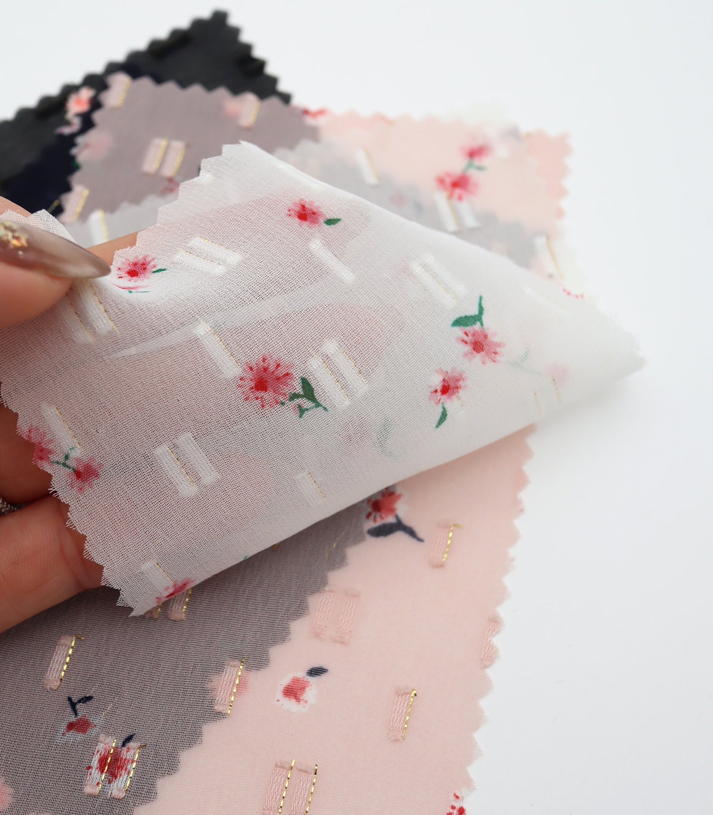 【25SS-237】小花柄プリントカットドビーシフォン　/0.5ｙあたり = ～785円