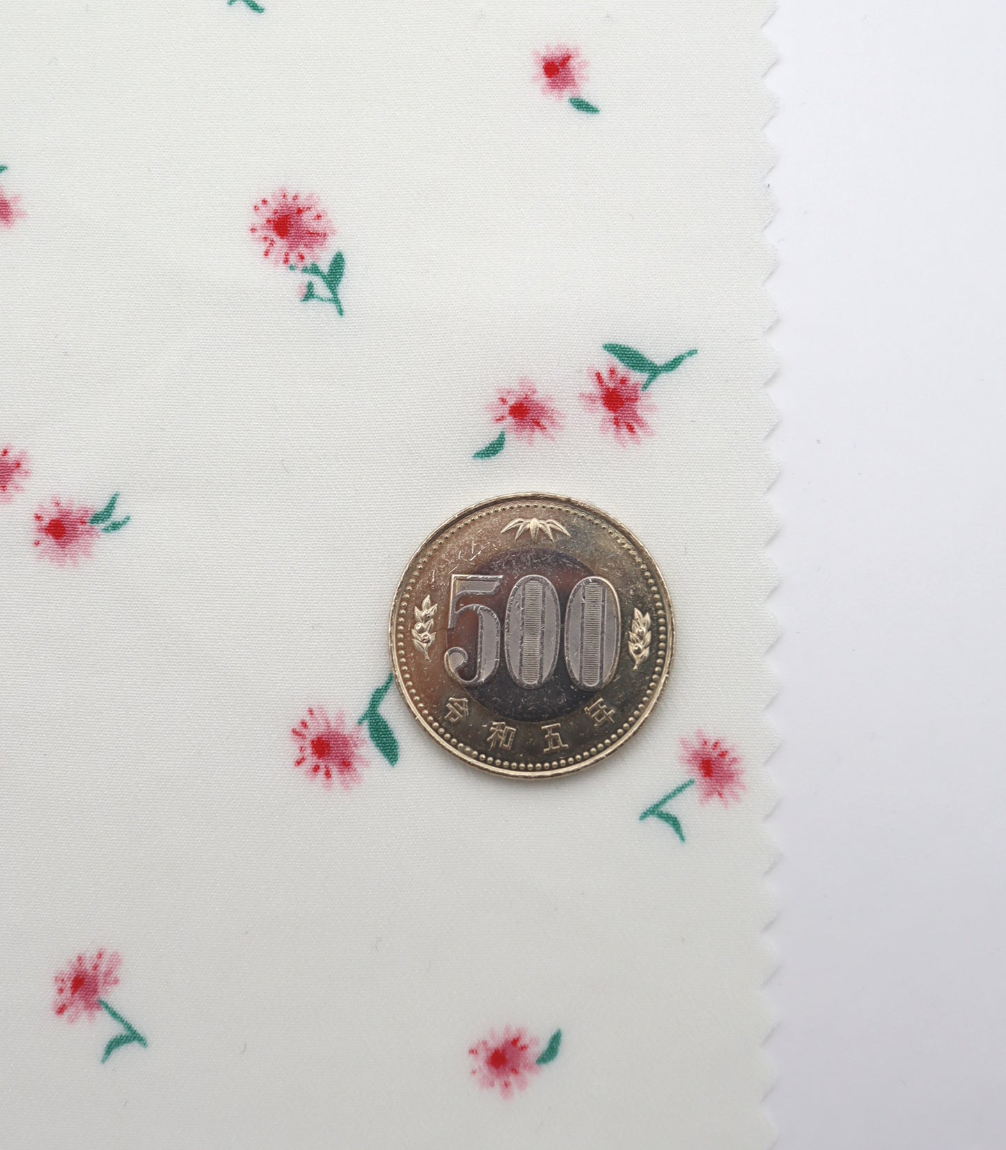 【25SS-238】小花柄プリントデシン　/0.5ｙあたり = ～765円