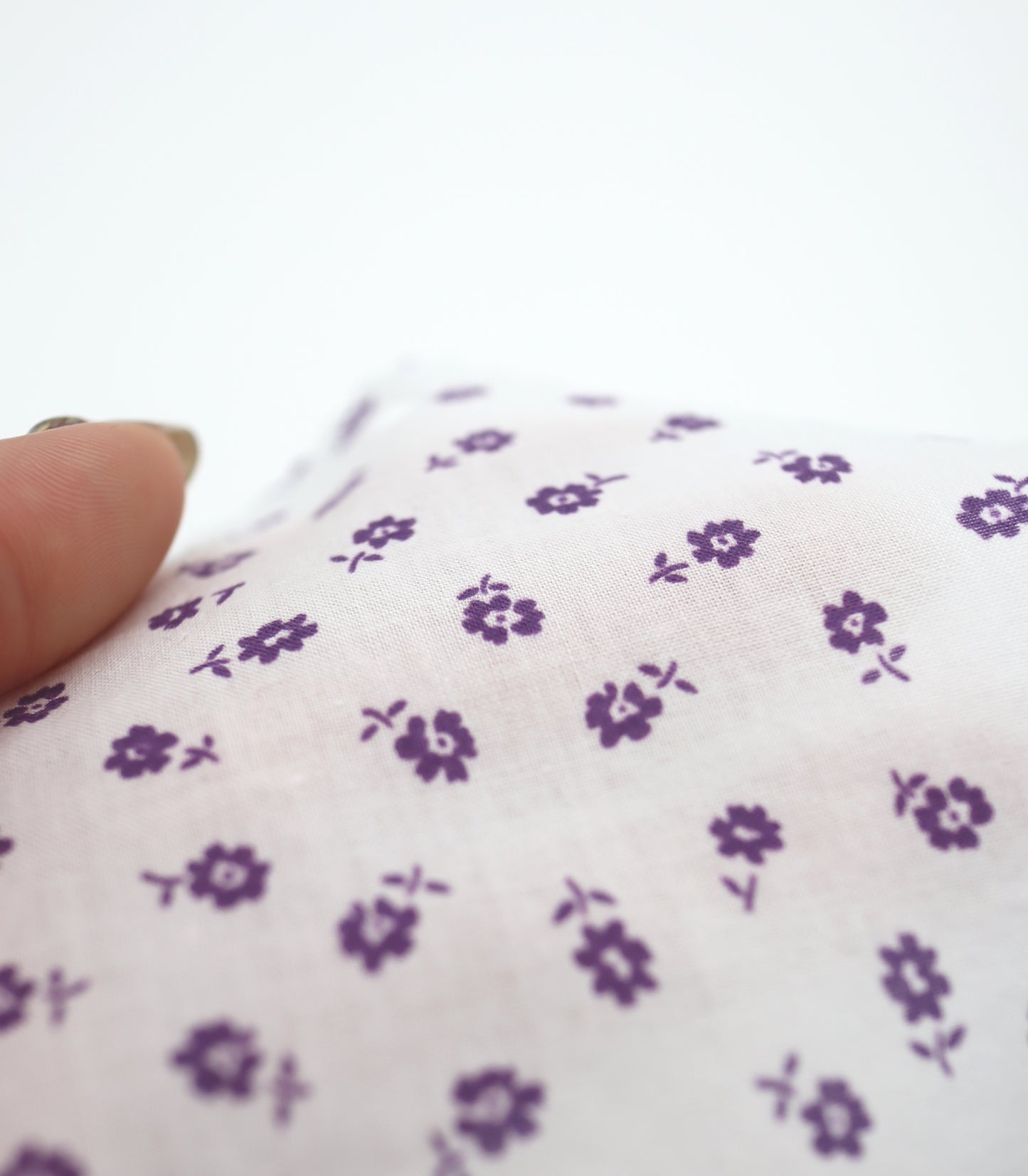 【25SS-255】小花柄プリント綿ローン　/0.5ｙあたり = ～625円