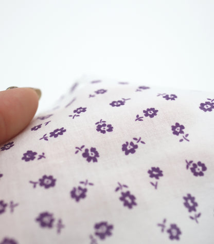 【25SS-255】小花柄プリント綿ローン　/0.5ｙあたり = ～625円